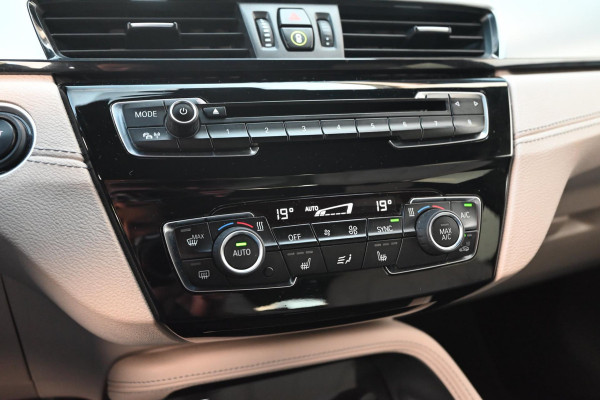 BMW X2 SDrive20i High Executive 192 PK Aut. Leder Led Cruise Clima 18''