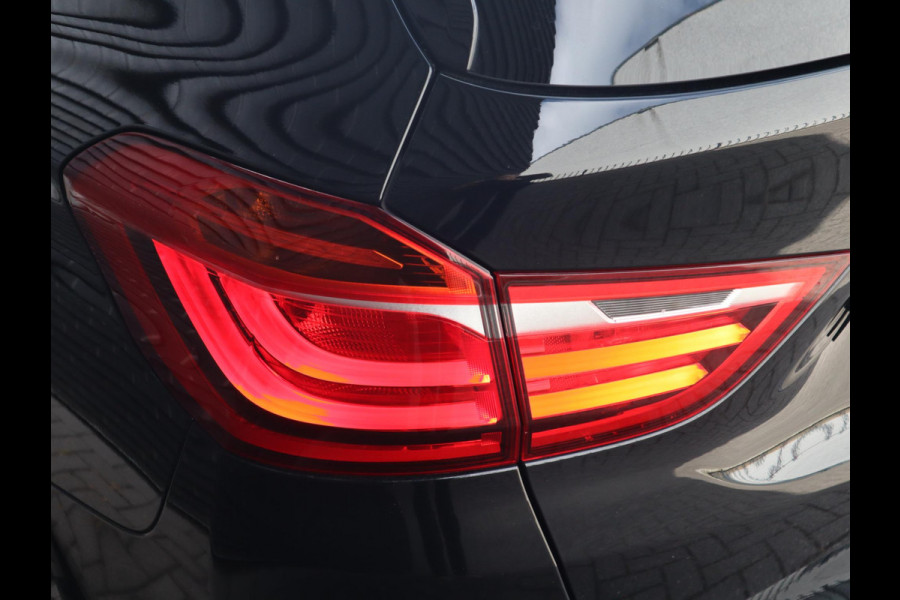 BMW 2 Serie Gran Tourer 218i High Executive | Head Up | Panodak | Memory stoelen | Trekhaak |