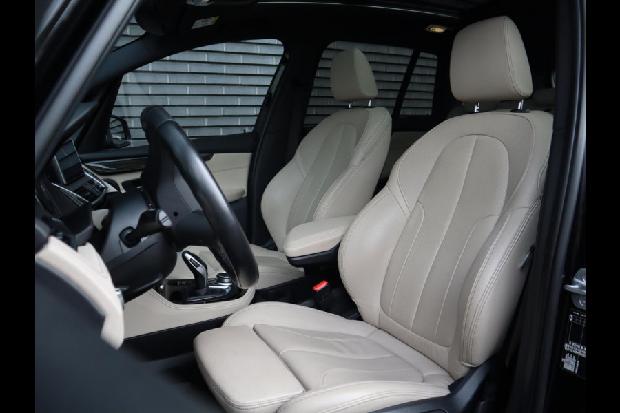 BMW 2 Serie Gran Tourer 218i High Executive | Head Up | Panodak | Memory stoelen | Trekhaak |