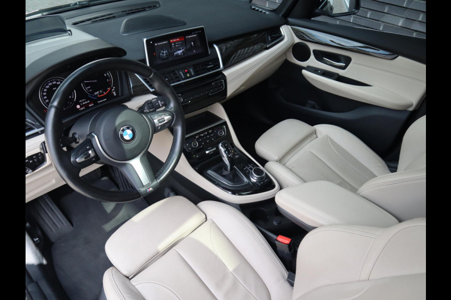 BMW 2 Serie Gran Tourer 218i High Executive | Head Up | Panodak | Memory stoelen | Trekhaak |