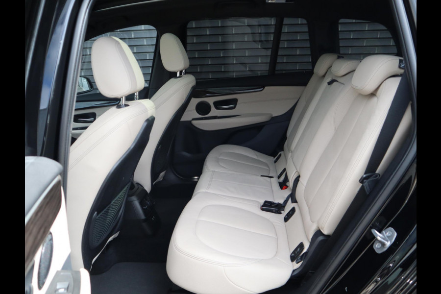 BMW 2 Serie Gran Tourer 218i High Executive | Head Up | Panodak | Memory stoelen | Trekhaak |