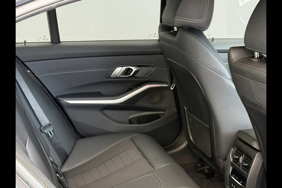 BMW 3-serie 320i 184PK Executive Edition Sportstoelen