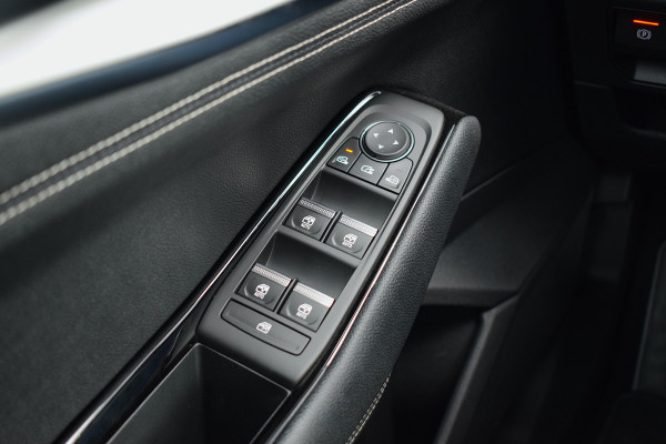 Renault Austral 1.3 mild hybrid 160pk | Apple CarPlay | Half Leer | Virtual | Camera