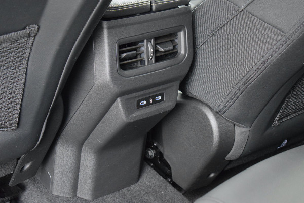 Renault Austral 1.3 mild hybrid 160pk | Apple CarPlay | Half Leer | Virtual | Camera