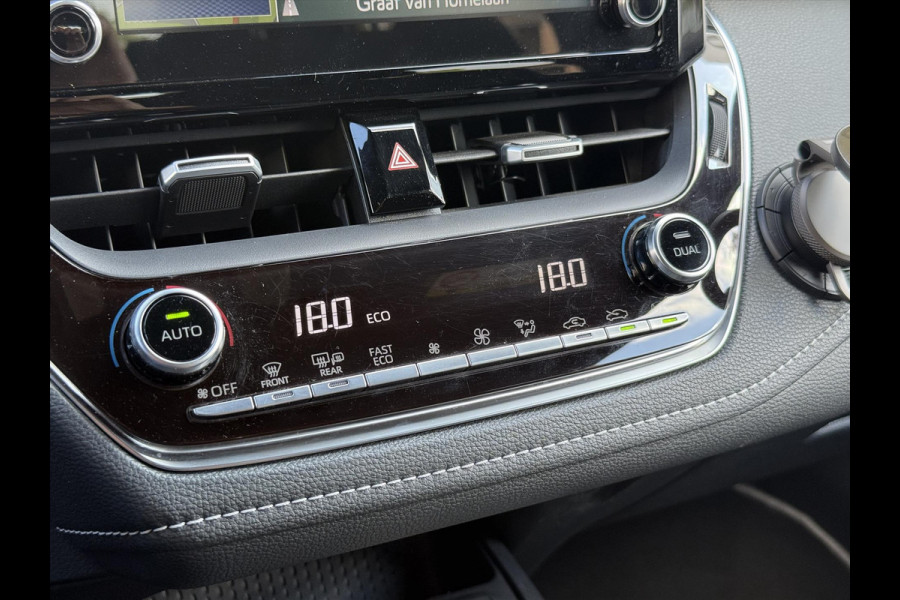 Toyota Corolla 2.0 Hybrid First Edition | Stoel + Stuurverwarming, 17 inch, Keyless, Privacy glass, Apple CarPlay/Android Auto