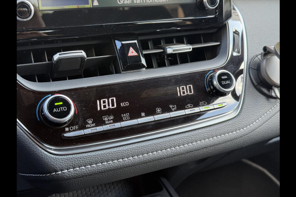 Toyota Corolla 2.0 Hybrid First Edition | Stoel + Stuurverwarming, 17 inch, Keyless, Privacy glass, Apple CarPlay/Android Auto
