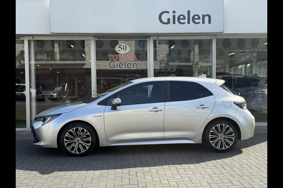 Toyota Corolla 2.0 Hybrid First Edition | Stoel + Stuurverwarming, 17 inch, Keyless, Privacy glass, Apple CarPlay/Android Auto