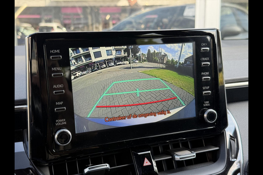 Toyota Corolla 2.0 Hybrid First Edition | Stoel + Stuurverwarming, 17 inch, Keyless, Privacy glass, Apple CarPlay/Android Auto
