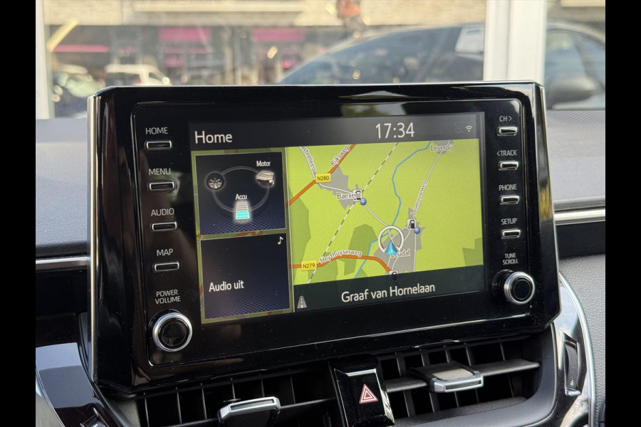 Toyota Corolla 2.0 Hybrid First Edition | Stoel + Stuurverwarming, 17 inch, Keyless, Privacy glass, Apple CarPlay/Android Auto