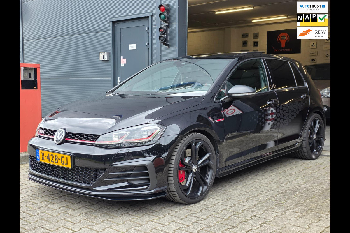 Volkswagen Golf 2.0 TSI GTI TCR - 383 PK / PANO / CARPLAY / ALCANTARA / ADAPT.CRUISE / KEYLESS / CAMERA / DODEHOEK / LANE ASSIST ! Volkswagen Golf 2.0 TSI GTI TCR - 383 PK / PANO / CARPLAY / ALCANTARA / ADAPT.CRUISE / KEYLESS / CAMERA / DODEHOEK / LANE ASSIST !