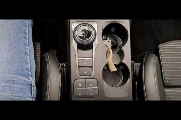 Ford Kuga 2.5 PHEV Titanium 225pk | Driver Assistance Pack | Winterpack | AGR Stoelen met half leder | Trekhaak Wegklapbaar | Michelin Cross Climate