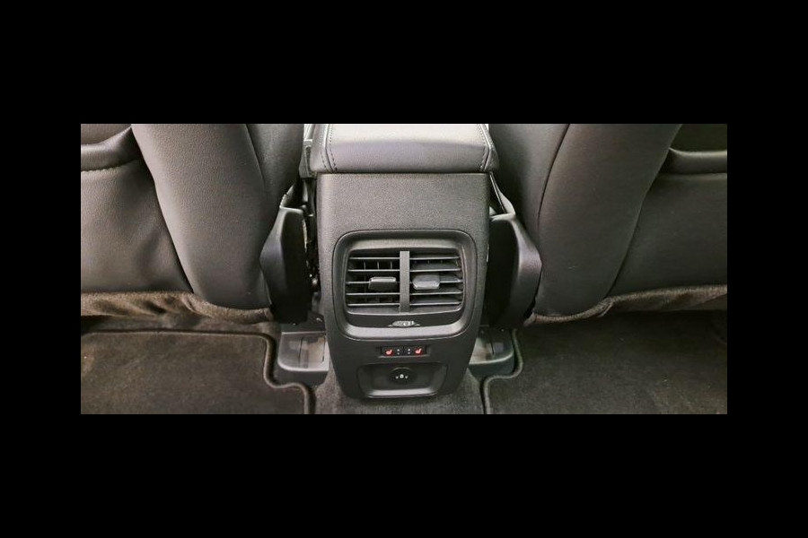 Ford Kuga 2.5 PHEV Titanium 225pk | Driver Assistance Pack | Winterpack | AGR Stoelen met half leder | Trekhaak Wegklapbaar | Michelin Cross Climate
