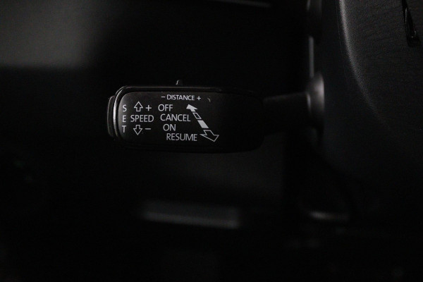 Škoda Karoq 1.5 TSI ACT Sportline Business (PANORAMADAK, STOEL-/STUURVERWARMING, ELEKT. TREKHAAK, ADAPTIVE CRUISE, CAMERA)