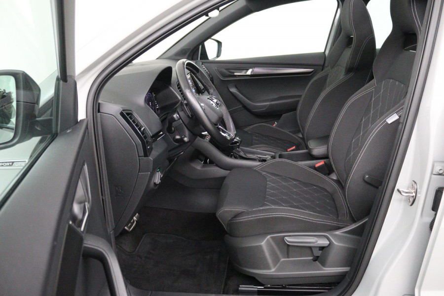 Škoda Karoq 1.5 TSI ACT Sportline Business (PANORAMADAK, STOEL-/STUURVERWARMING, ELEKT. TREKHAAK, ADAPTIVE CRUISE, CAMERA)