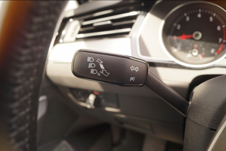 Volkswagen Passat Variant 1.5 TSI 150pk DSG Comfortline Business -NAVI-ECC-
