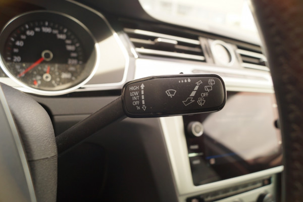 Volkswagen Passat Variant 1.5 TSI 150pk DSG Comfortline Business -NAVI-ECC-