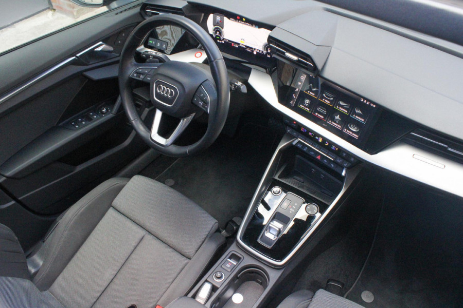 Audi A3 Sportback 45 TFSI e S ed. Comp. PANO | ACC| S-line | Park Ass. | Dode hoek | Stoel VW