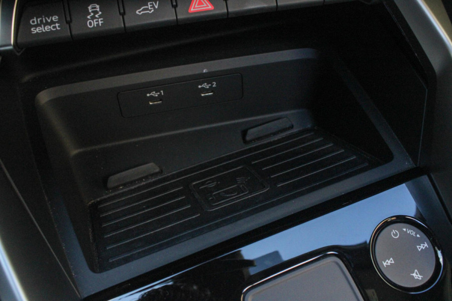 Audi A3 Sportback 45 TFSI e S ed. Comp. PANO | ACC| S-line | Park Ass. | Dode hoek | Stoel VW