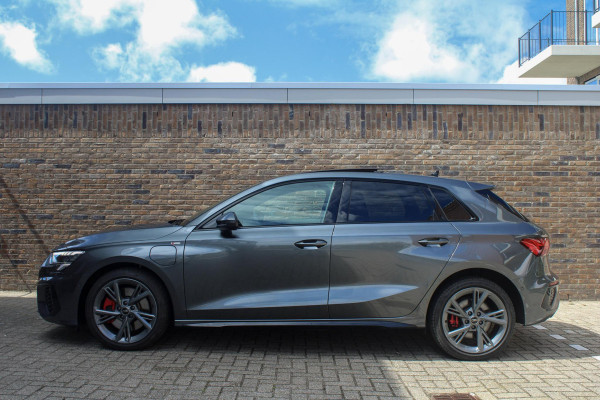 Audi A3 Sportback 45 TFSI e S ed. Comp. PANO | ACC| S-line | Park Ass. | Dode hoek | Stoel VW