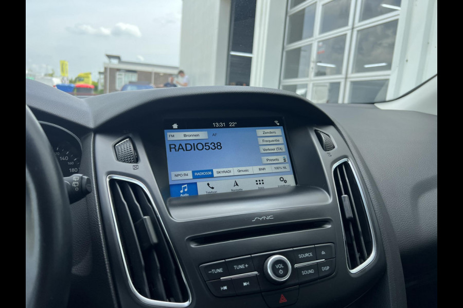 Ford FOCUS Wagon 1.0 Titanium | Stoelverwarming | Cruise control