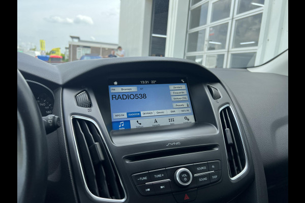 Ford FOCUS Wagon 1.0 Titanium | Stoelverwarming | Cruise control