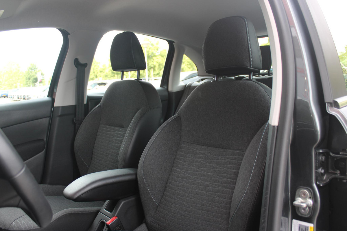 Citroën C3 1.2 82PK AUTOMAAT SELECTION | NAVIGATIE | CLIMATE CONTROL | CRUISE CONTROL | AIRCO | AFNEEMBARE TREKHAAK | UNIEKE KM STAND! |