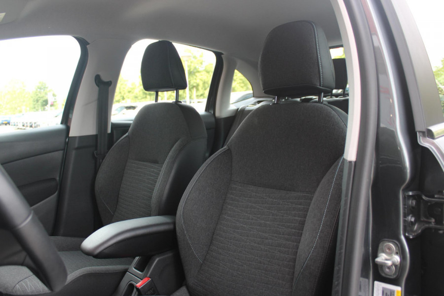 Citroën C3 1.2 82PK AUTOMAAT SELECTION | NAVIGATIE | CLIMATE CONTROL | CRUISE CONTROL | AIRCO | AFNEEMBARE TREKHAAK | UNIEKE KM STAND! |