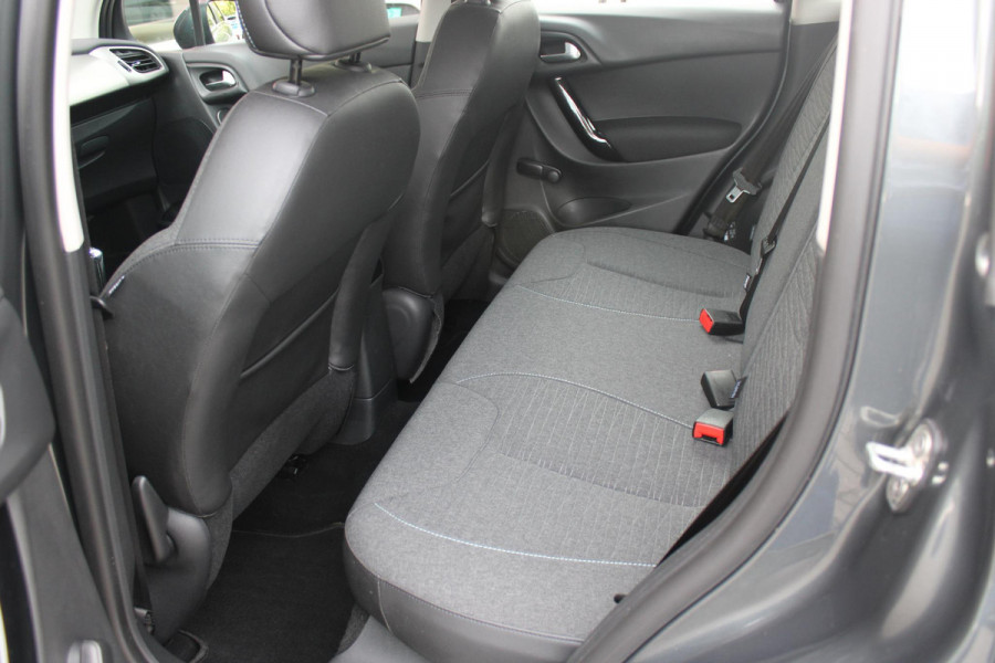 Citroën C3 1.2 82PK AUTOMAAT SELECTION | NAVIGATIE | CLIMATE CONTROL | CRUISE CONTROL | AIRCO | AFNEEMBARE TREKHAAK | UNIEKE KM STAND! |