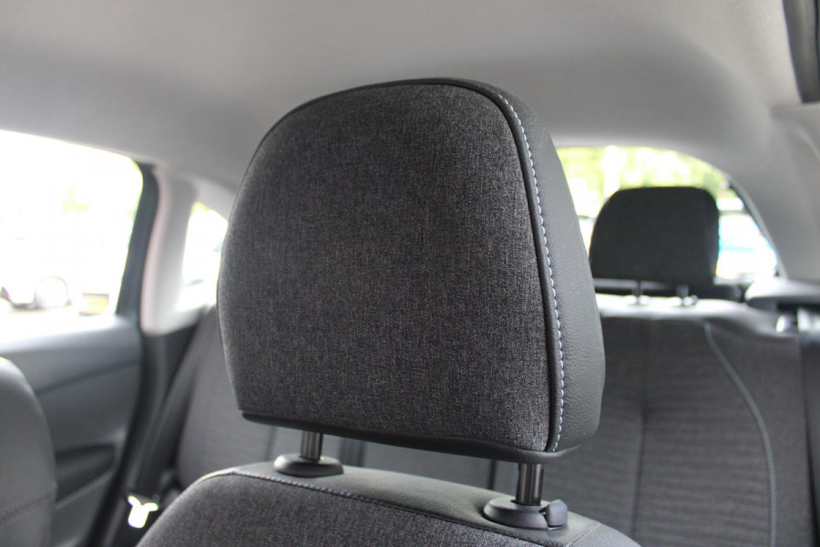 Citroën C3 1.2 82PK AUTOMAAT SELECTION | NAVIGATIE | CLIMATE CONTROL | CRUISE CONTROL | AIRCO | AFNEEMBARE TREKHAAK | UNIEKE KM STAND! |
