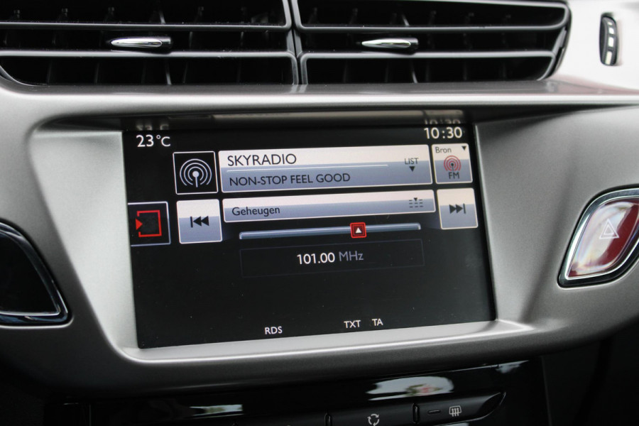 Citroën C3 1.2 82PK AUTOMAAT SELECTION | NAVIGATIE | CLIMATE CONTROL | CRUISE CONTROL | AIRCO | AFNEEMBARE TREKHAAK | UNIEKE KM STAND! |