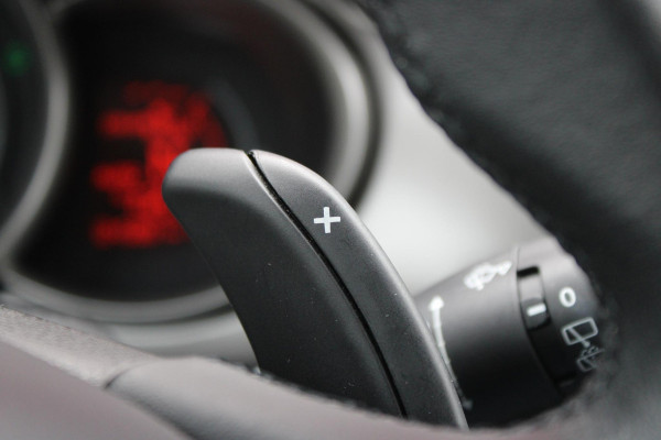 Citroën C3 1.2 82PK AUTOMAAT SELECTION | NAVIGATIE | CLIMATE CONTROL | CRUISE CONTROL | AIRCO | AFNEEMBARE TREKHAAK | UNIEKE KM STAND! |