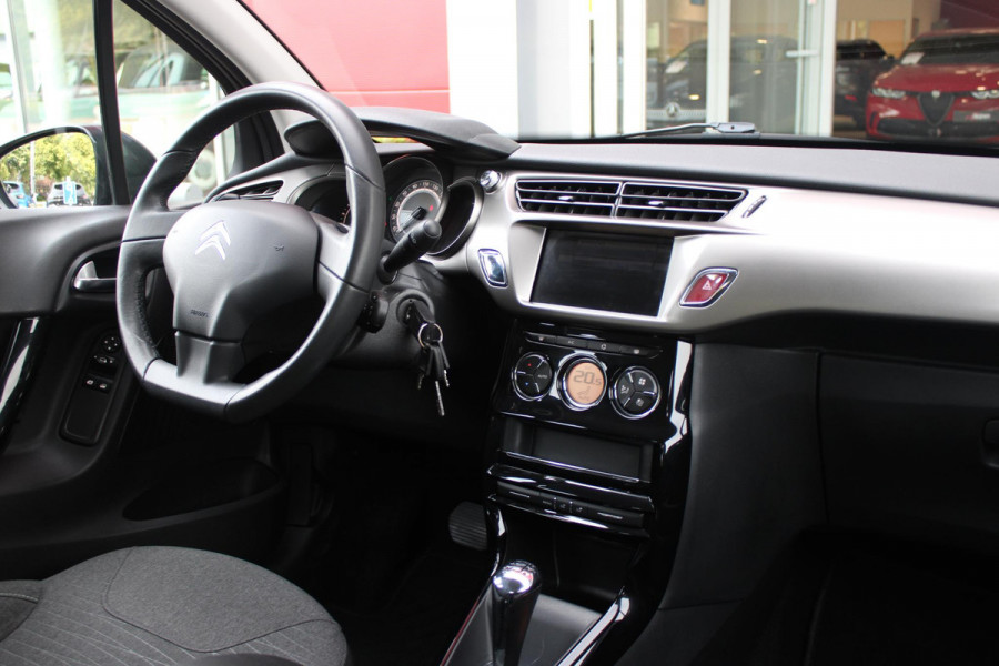 Citroën C3 1.2 82PK AUTOMAAT SELECTION | NAVIGATIE | CLIMATE CONTROL | CRUISE CONTROL | AIRCO | AFNEEMBARE TREKHAAK | UNIEKE KM STAND! |