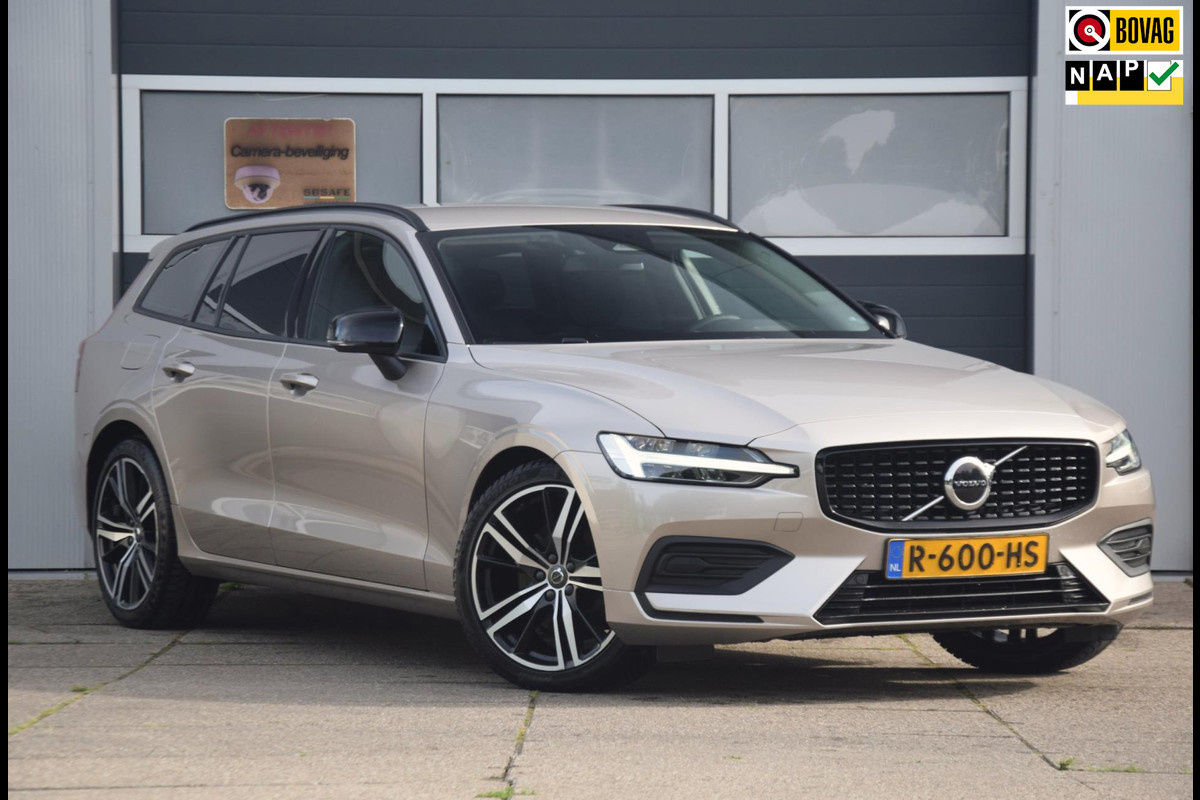Volvo V60 2.0 B3 Essential Camera/Stoelverwarming/Trekhaak Volvo V60 2.0 B3 Essential Camera/Stoelverwarming/Trekhaak