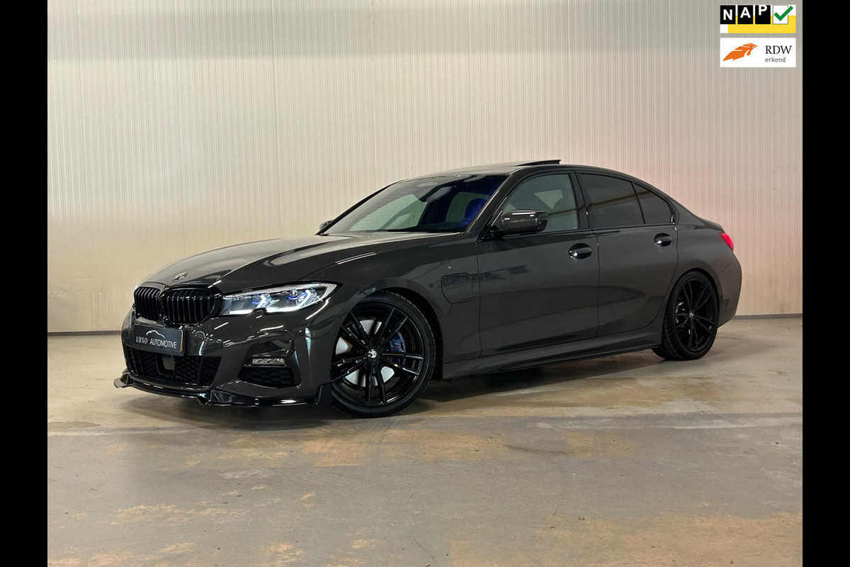 BMW 3-serie 330e High Executive | M-SPORT | DRAVIT GREY | FULL OPTIONS | SCHUIF/KANTEL BMW 3-serie 330e High Executive | M-SPORT | DRAVIT GREY | FULL OPTIONS | SCHUIF/KANTEL