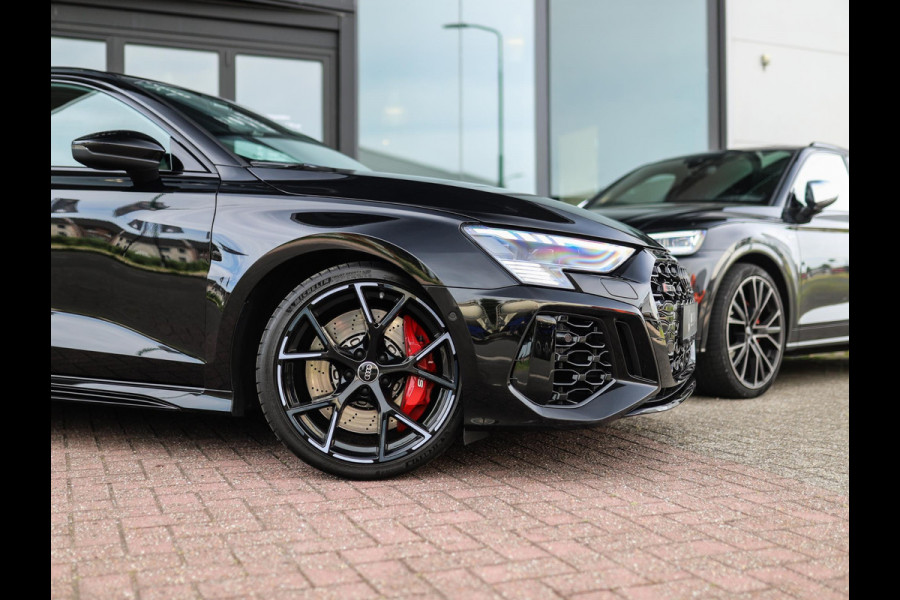 Audi A3 Limousine 2.5 TFSI RS 3 quattro | RS-Dynamic | Matrix | Keyless | B&O | Leder | Camera