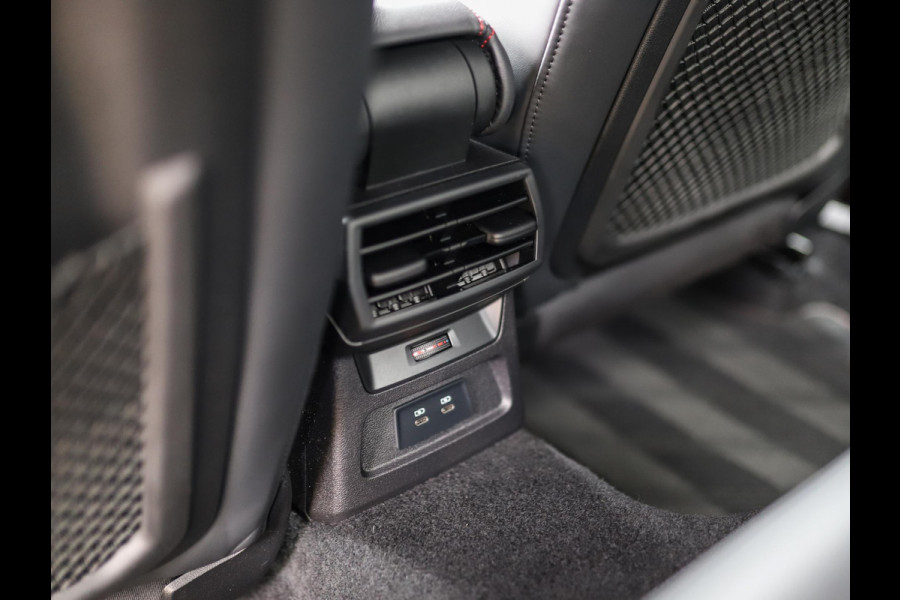 Audi A3 Limousine 2.5 TFSI RS 3 quattro | RS-Dynamic | Matrix | Keyless | B&O | Leder | Camera