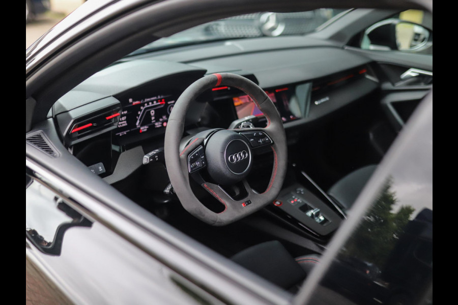 Audi A3 Limousine 2.5 TFSI RS 3 quattro | RS-Dynamic | Matrix | Keyless | B&O | Leder | Camera
