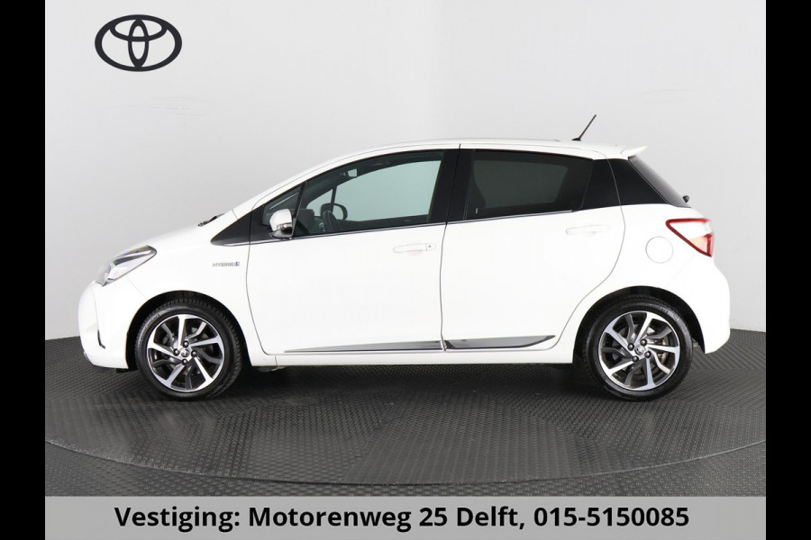 Toyota Yaris 1.5 HYBRID EXCUTIVE LIMITED GARANTIE 9-2028 PANODAK.NAVI.LEDER.ETC ETC
