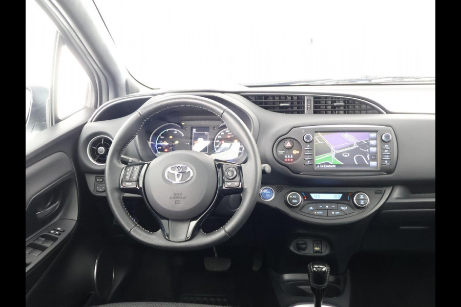 Toyota Yaris 1.5 HYBRID EXCUTIVE LIMITED GARANTIE 9-2028 PANODAK.NAVI.LEDER.ETC ETC