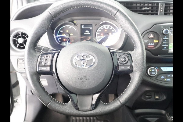 Toyota Yaris 1.5 HYBRID EXCUTIVE LIMITED GARANTIE 9-2028 PANODAK.NAVI.LEDER.ETC ETC
