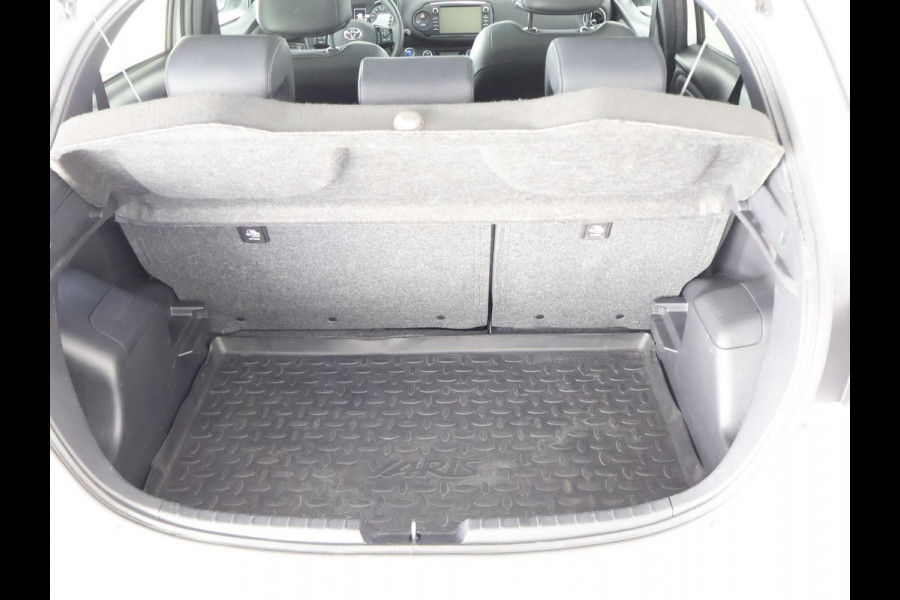 Toyota Yaris 1.5 HYBRID EXCUTIVE LIMITED GARANTIE 9-2028 PANODAK.NAVI.LEDER.ETC ETC