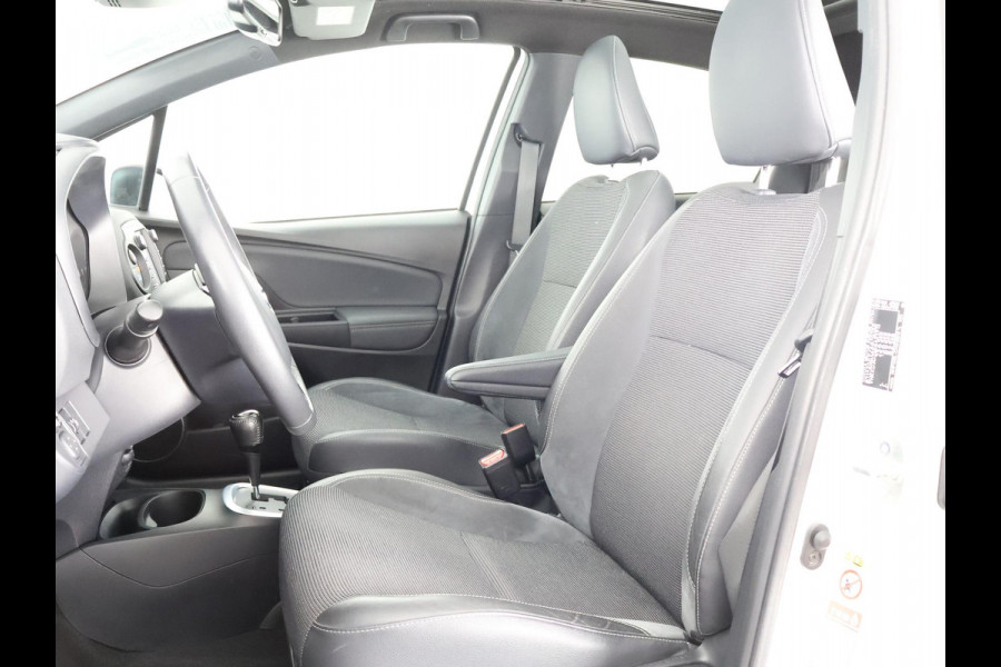 Toyota Yaris 1.5 HYBRID EXCUTIVE LIMITED GARANTIE 9-2028 PANODAK.NAVI.LEDER.ETC ETC