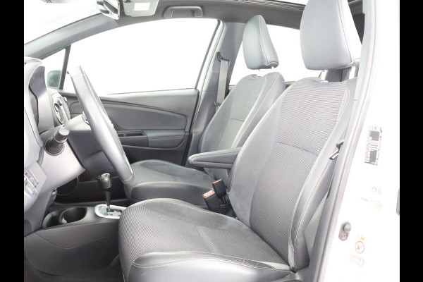 Toyota Yaris 1.5 HYBRID EXCUTIVE LIMITED GARANTIE 9-2028 PANODAK.NAVI.LEDER.ETC ETC