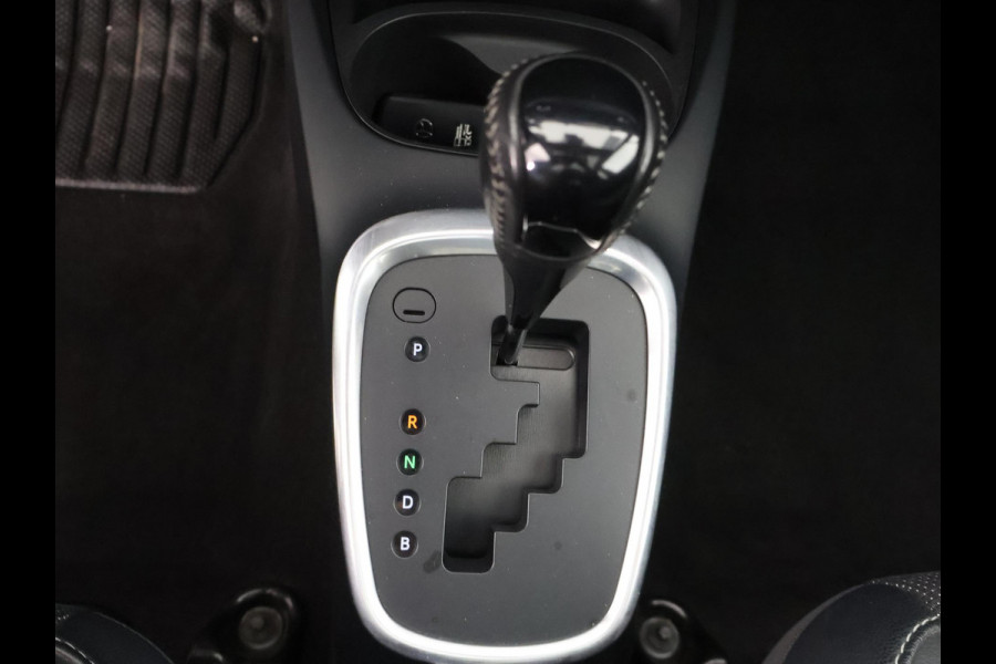 Toyota Yaris 1.5 HYBRID EXCUTIVE LIMITED GARANTIE 9-2028 PANODAK.NAVI.LEDER.ETC ETC