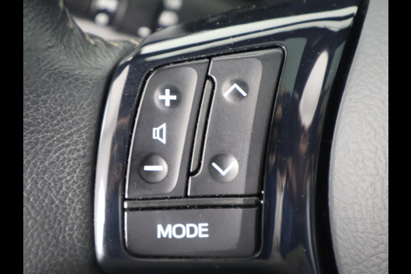Toyota Yaris 1.5 HYBRID EXCUTIVE LIMITED GARANTIE 9-2028 PANODAK.NAVI.LEDER.ETC ETC