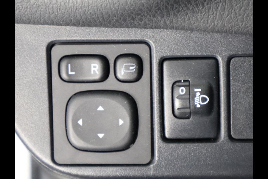 Toyota Yaris 1.5 HYBRID EXCUTIVE LIMITED GARANTIE 9-2028 PANODAK.NAVI.LEDER.ETC ETC