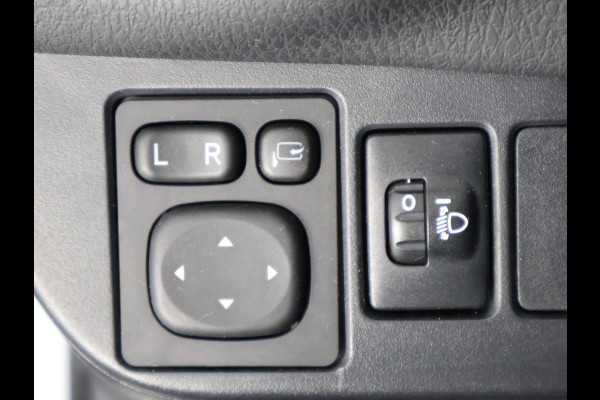 Toyota Yaris 1.5 HYBRID EXCUTIVE LIMITED GARANTIE 9-2028 PANODAK.NAVI.LEDER.ETC ETC