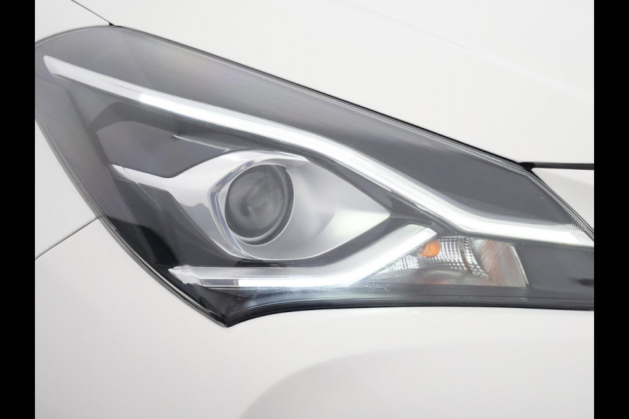 Toyota Yaris 1.5 HYBRID EXCUTIVE LIMITED GARANTIE 9-2028 PANODAK.NAVI.LEDER.ETC ETC