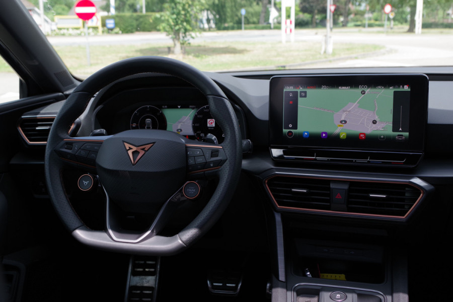 CUPRA Leon Sportstourer 1.4 e-Hybrid VZ Copper Edition, Panoramadak, Adap. Cruise Control, Camera, IClimate