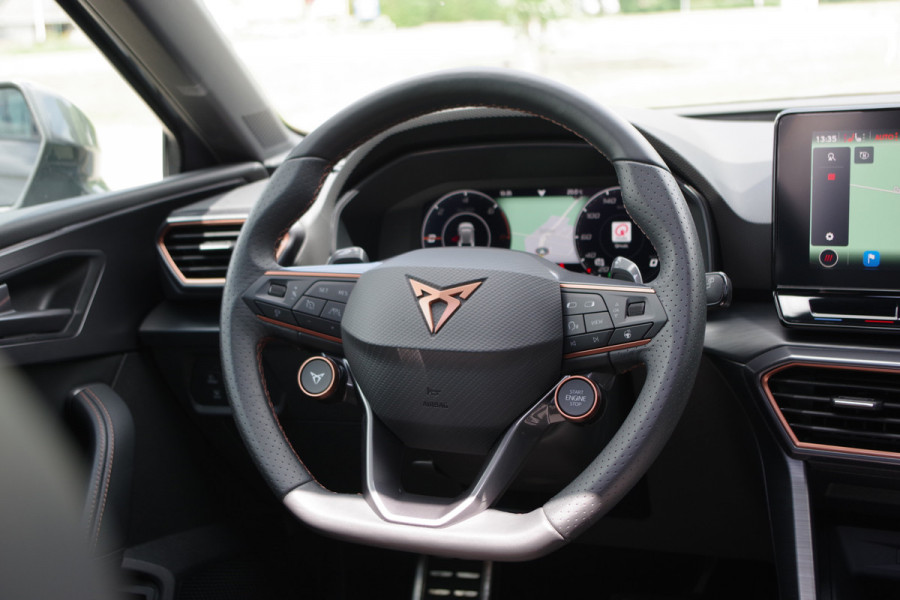 CUPRA Leon Sportstourer 1.4 e-Hybrid VZ Copper Edition, Panoramadak, Adap. Cruise Control, Camera, IClimate